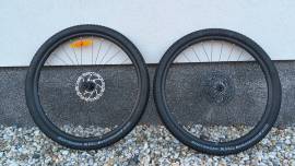 Egy pár használt Bontrager XR2 Team Issue TLR 29x2.20 eladó Bontrager XR2 Team Issue TLR Mountain Bike Alkatrész, MTB Kerék / Felni / Gumi 29" belső nélküli használt ELADÓ