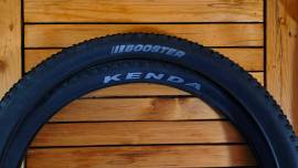 Akció - Bontrager XR2 Team Issue TLR 29x2.2 és Kenda Booster 29x2,6 eladó Bontrager XR2 Team Issue TLR és Kenda Booster Mountain Bike Alkatrész, MTB Kerék / Felni / Gumi 29" belső nélküli használt ELADÓ
