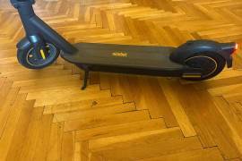 Segway ninebot max with charger Ninebot max Roller, Elektromos Roller használt ELADÓ