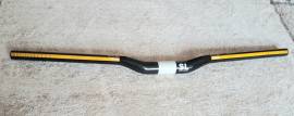 Új karbon kormány (3K,full carbon), riser. 31.8-as befogó, hajlított, kb. 140gr.!  .  Mountain Bike Alkatrész, MTB Kormány / Stucni / Markolat nem használt ELADÓ