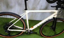 CANYON GRAVEL GRX HDR 1/2x11 DT SWISS LN Gravel / CX used For Sale