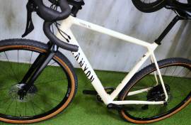 CANYON GRAVEL GRX HDR 1/2x11 DT SWISS LN Gravel / CX used For Sale