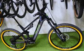 _EGYÉB FRANZ KNEISSL FS03 BOSCH CX 750Wh e-FULLY Elektromos Mountain Bike 29" össztelós / fully Bosch használt ELADÓ