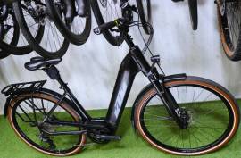 KTM TOUR EE BOSCH CX 85Nm 625Wh 4-dug. fékek Elektromos Trekking/cross 25 km/h Bosch 601-700 Wh használt ELADÓ