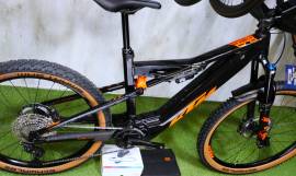 KTM Kapoho Bosch CX Race 750 Fox 36 X2 XT- Elektromos Mountain Bike össztelós / fully Bosch nem használt ELADÓ
