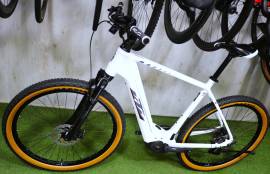 KTM MACINA CROSS BOSCH CX 85Nm 750  Elektromos Trekking/cross más Bosch 700 + Wh használt ELADÓ
