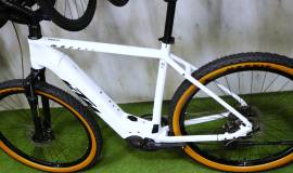KTM MACINA CROSS BOSCH CX 85Nm 750  Elektromos Trekking/cross más Bosch 700 + Wh használt ELADÓ
