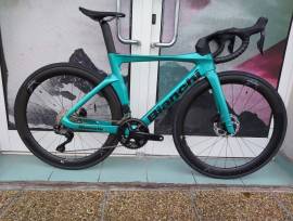 BIANCHI 2026 BIANCHI OLTRE COMP 105 Di2 12sp (50)   Országúti Shimano 105 Di2 tárcsafék új / garanciával ELADÓ