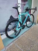 BIANCHI AKCIÓ-20%%:: BIANCHI OLTRE RACE 105 Di2 12sp (55) Országúti Shimano 105 Di2 tárcsafék új / garanciával ELADÓ