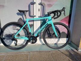 BIANCHI AKCIÓ-20%%::2025 BIANCHI SPRINT ICR 105 Di2 (55 Road bike Shimano 105 Di2 disc brake new with guarantee For Sale