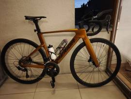 MERIDA Road Reacto 4000 (2025) Országúti Shimano 105 Di2 tárcsafék használt ELADÓ