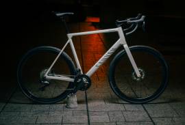 CANYON Endurace CF 8 Di2 2027 Road bike Shimano Ultegra Di2 disc brake used For Sale