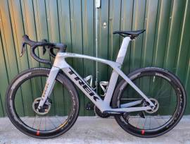 TREK Madone SLR6  Road bike Shimano Dura Ace Di2 disc brake used For Sale