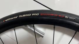 DT Swiss R470db új Vittoria gumikkal DT Swiss R470db Road Bike & Gravel Bike & Triathlon Bike Component, Road Bike Wheels / Tyres new / not used For Sale