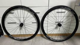 DT Swiss R470db új Vittoria gumikkal DT Swiss R470db Road Bike & Gravel Bike & Triathlon Bike Component, Road Bike Wheels / Tyres new / not used For Sale