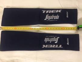 TREK SEGAFREDO Vega Csapat Karmelegítő ÚJ  Santini XL-XXL nem használt férfi/unisex ELADÓ