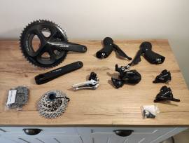 Újszerű Shimano 105 komplett szett 2×11 Shimano 105 Road Bike & Gravel Bike & Triathlon Bike Component, Road Bike Brakes & Brake Parts mechanical used For Sale