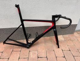 Colnago V3 vázszett (52 sloping), Colnago karbon kormánnyal, stucnival, nyereggel COLNAGO V3 Road Bike & Gravel Bike & Triathlon Bike Component, Road Bike & Gravel Bike & Frames / Forks carbon carbon 700c (622) used For Sale