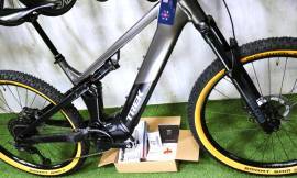 TREK  POWERFLY FS BOSCH CX Gen5 100Nm 800 Elektromos Mountain Bike 29" össztelós / fully Bosch nem használt ELADÓ