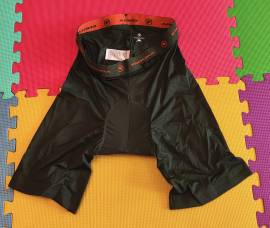 Új Endura kerékpáros betétes aláöltöző rövidnadrág L méret Endura hummwee Cycling Tights / Cycling Shorts L new / not used male/unisex For Sale