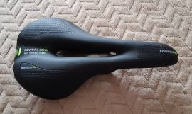 Új kerékpár nyereg, puha párnázatú, 150x275mm. .  Országúti / Gravel / Triatlon Alkatrész, Országúti Nyereg / Nyeregcső nem használt ELADÓ