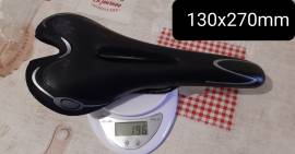 Orbea országúti nyereg, manganese pálcás. Kopások vannak rajta, de nincs kiszakadva.  . Országúti / Gravel / Triatlon Alkatrész, Országúti Nyereg / Nyeregcső használt ELADÓ