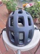 Abus sisak 52-57 cm ACYV2 Sisak / Sapka MTB S/M használt ELADÓ