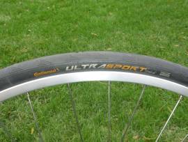 Mavic Shimano 105 kazettás országúti hátsó kerék, Continental gumival Shimano 105 Országúti / Gravel / Triatlon Alkatrész, Országúti  Kerék / Felni / Gumi 700c (622) használt ELADÓ