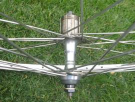 Mavic Shimano 105 kazettás országúti hátsó kerék, Continental gumival Shimano 105 Országúti / Gravel / Triatlon Alkatrész, Országúti  Kerék / Felni / Gumi 700c (622) használt ELADÓ