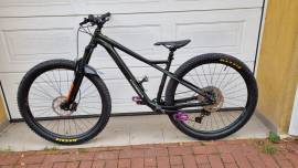 ORBEA Laufey H30 (M) 2023 Mountain Bike 29" elöl teleszkópos Shimano Deore használt ELADÓ