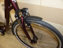 CUBE 8 seb.agyváltós,agydinamós trekking,újszerű,46cm Trekking/cross v-fék használt ELADÓ