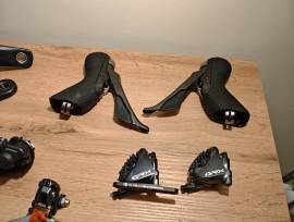 Újszerű GRX 810 komplett szett 2×11 GRX 810 Road Bike & Gravel Bike & Triathlon Bike Component, Road Bike Brakes & Brake Parts mechanical used For Sale