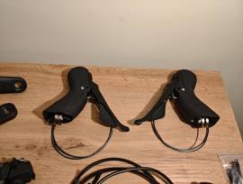 Új GRX 610 teljes szett 2×12 GRX 610 Országúti / Gravel / Triatlon Alkatrész, Országúti Fék / Fékváltókar mechanikus nem használt ELADÓ