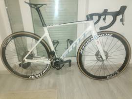 SCOTT Addict rc10 Road bike SRAM Red eTap AXS disc brake used For Sale