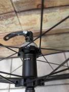 Shimano MT55 Disc 26 centerlock-os első kerék! Shimano MT55 Disc 26  Mountain Bike Alkatrész, MTB Kerék / Felni / Gumi 26" belsős használt ELADÓ