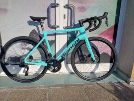 BIANCHI AKCIÓ::2025 BIANCHI SPRINT ICR 105 Di2 12sp (55) Országúti Shimano 105 patkófék új / garanciával ELADÓ