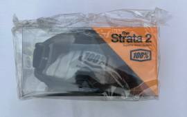 Új 100% Strata 2 fekete/sárga, átlátszó lencsés DH/FR szemüveg, védőszemüveg 100% Strata 2 Eyewear / Sunglasses DH new / not used For Sale