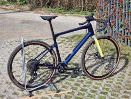BMC 2022 BMC URS karbon verseny gravel 1*12 elektromos Gravel / CX SRAM Rival eTap AXS disc brake used For Sale