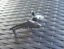 Shimano 105 első váltó bilincses eladó Shimano 105 Road Bike & Gravel Bike & Triathlon Bike Component, Road / Gravel Bike Derailleurs mechanical Shimano 105 used For Sale