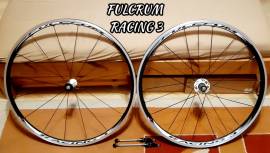 Fulcrum Racing 3 országúti kerékszett. Újszerű! Bolti ára 230eFt! Shimano rotor 1-11 speed, 622x15C. .  Országúti / Gravel / Triatlon Alkatrész, Országúti  Kerék / Felni / Gumi használt ELADÓ