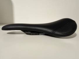 Mcfk carbon nyereg Carbon Leathersaddle Road Bike & Gravel Bike & Triathlon Bike Component, Road Bike Saddles & Seat Posts new / not used For Sale
