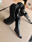 Shimano 105 hidraulikus fékváltókar ST-R7020 Shimano ST-R7020 Országúti / Gravel / Triatlon Alkatrész, Országúti Fék / Fékváltókar mechanikus Shimano 105 használt ELADÓ