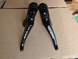 Shimano 105 hidraulikus fékváltókar ST-R7020 Shimano ST-R7020 Országúti / Gravel / Triatlon Alkatrész, Országúti Fék / Fékváltókar mechanikus Shimano 105 használt ELADÓ
